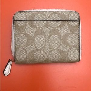 COACH ZIP AROUND WALLET SMALL
